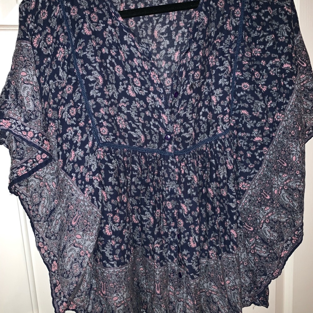 Butterfly sleeves button down - Picture 4 of 6